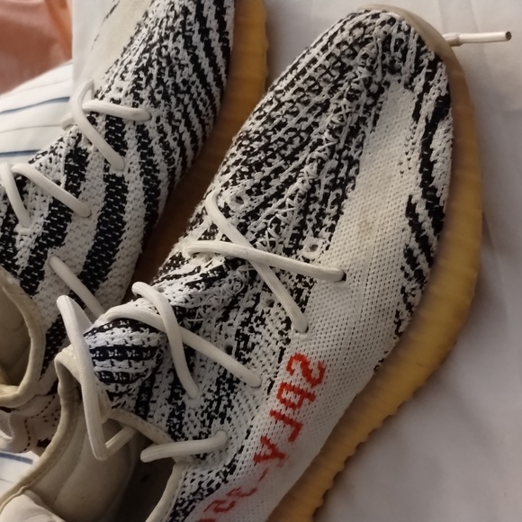 Men Yeezy Adidas - Picture 3 of 4